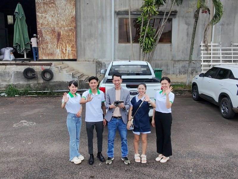 Gặp gỡ đội ngũ nhà máy và thảo luận chiến lược Gặp gỡ đội ngũ nhà máy và thảo luận chiến lược