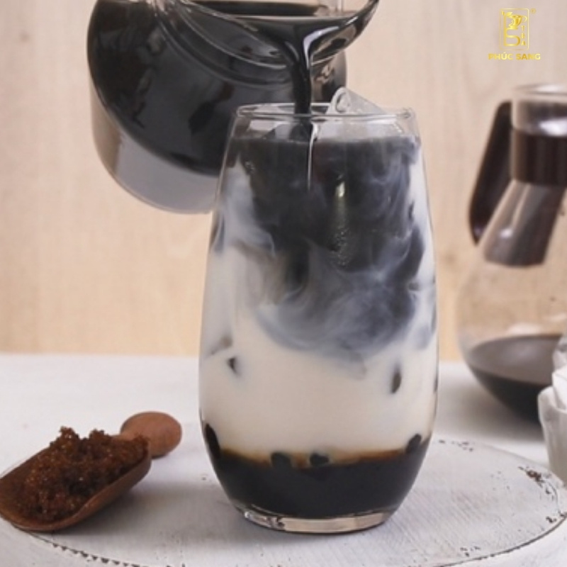 Cách làm trà sữa than tre đơn giản
